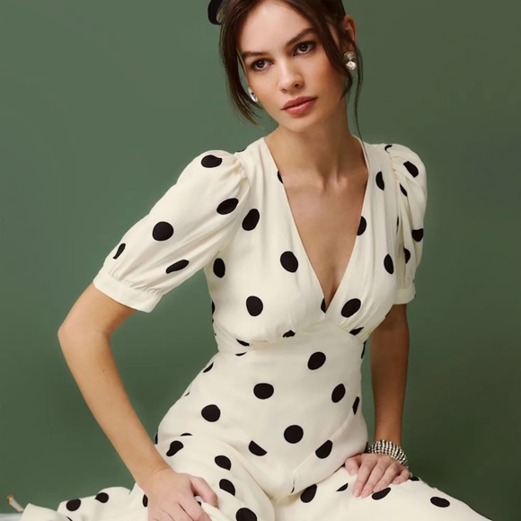 Reformation Dresses & Skirts - Reformation Naira Dress Ivory - Size 8